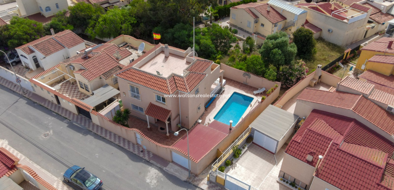 Resale - Freistendhe Villa - Urb. La Marina