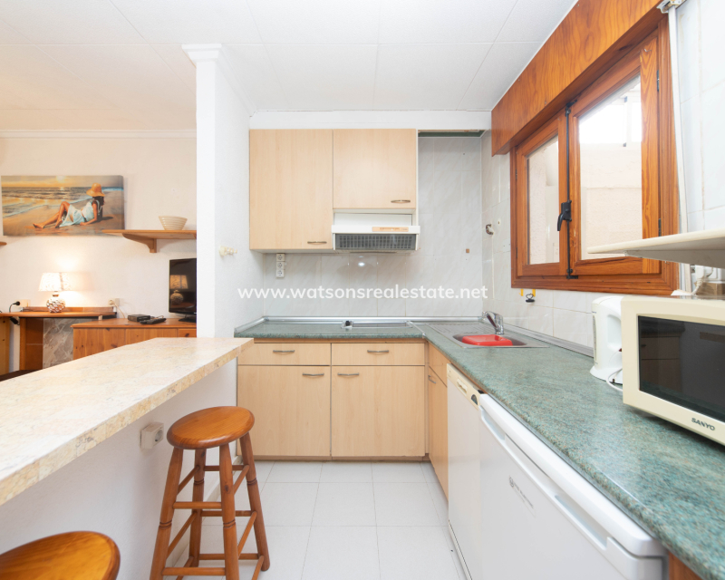 Resale - Freistendhe Villa - Urb. La Marina