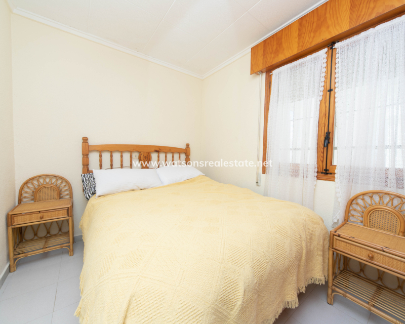 Resale - Freistendhe Villa - Urb. La Marina