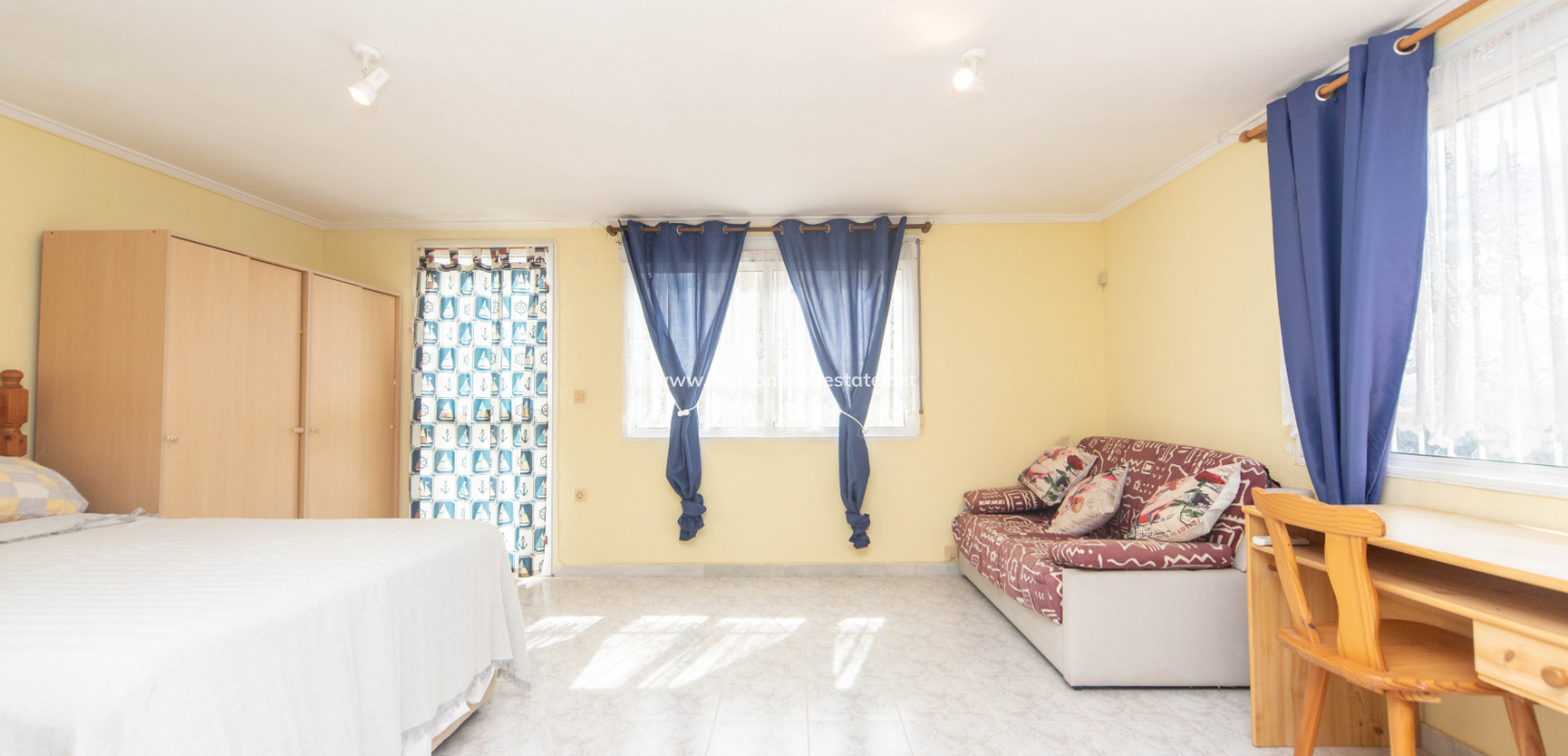 Resale - Freistendhe Villa - Urb. La Marina