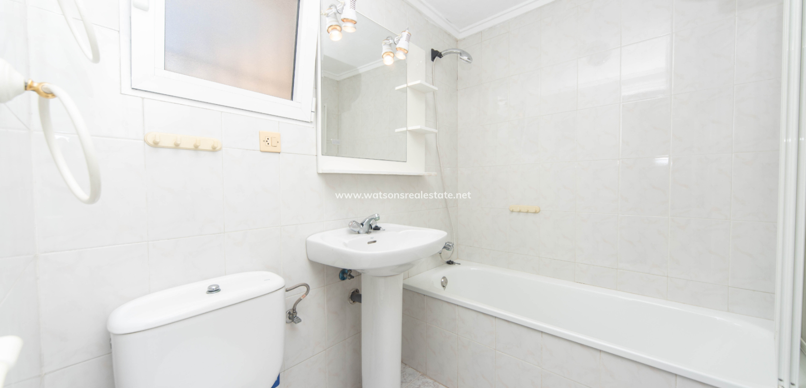 Resale - Freistendhe Villa - Urb. La Marina
