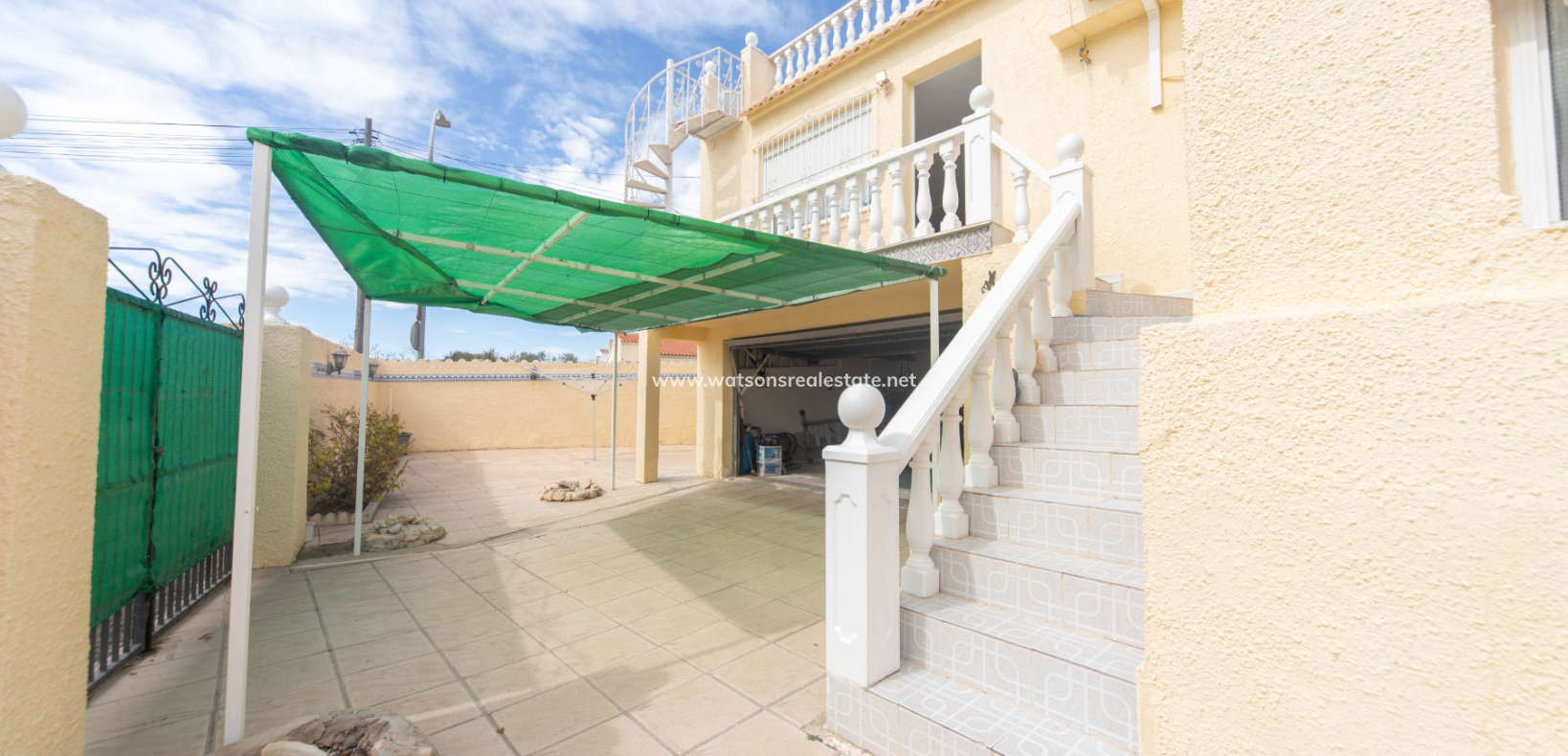 Resale - Freistendhe Villa - Urb. La Marina