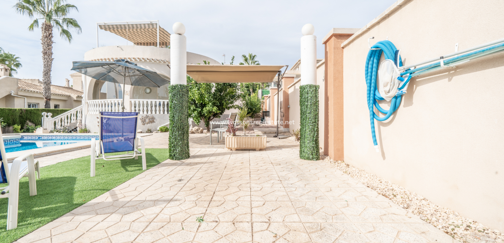 Resale - Freistendhe Villa - Urb. La Marina