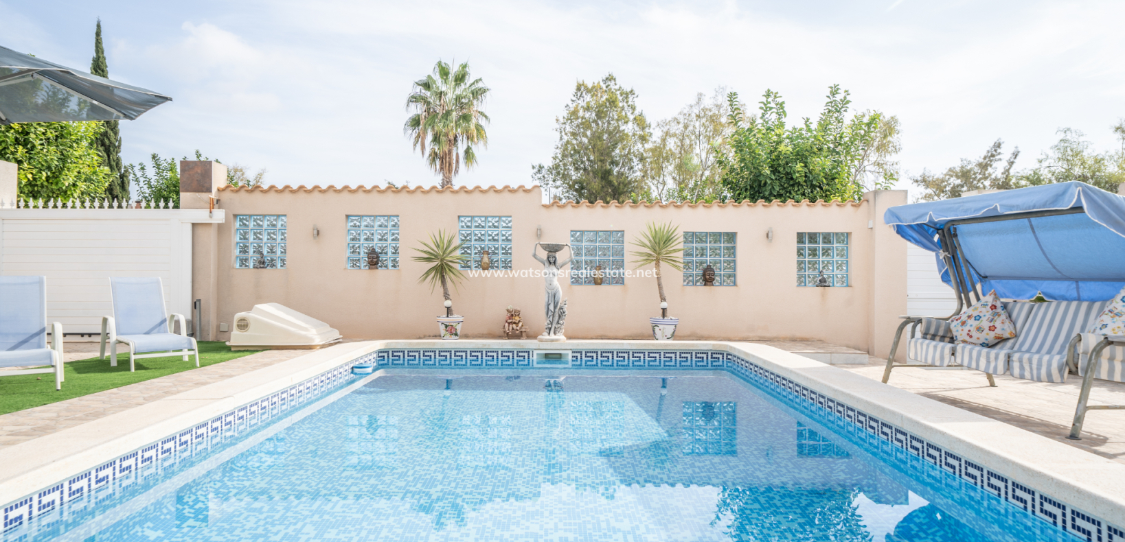 Resale - Freistendhe Villa - Urb. La Marina