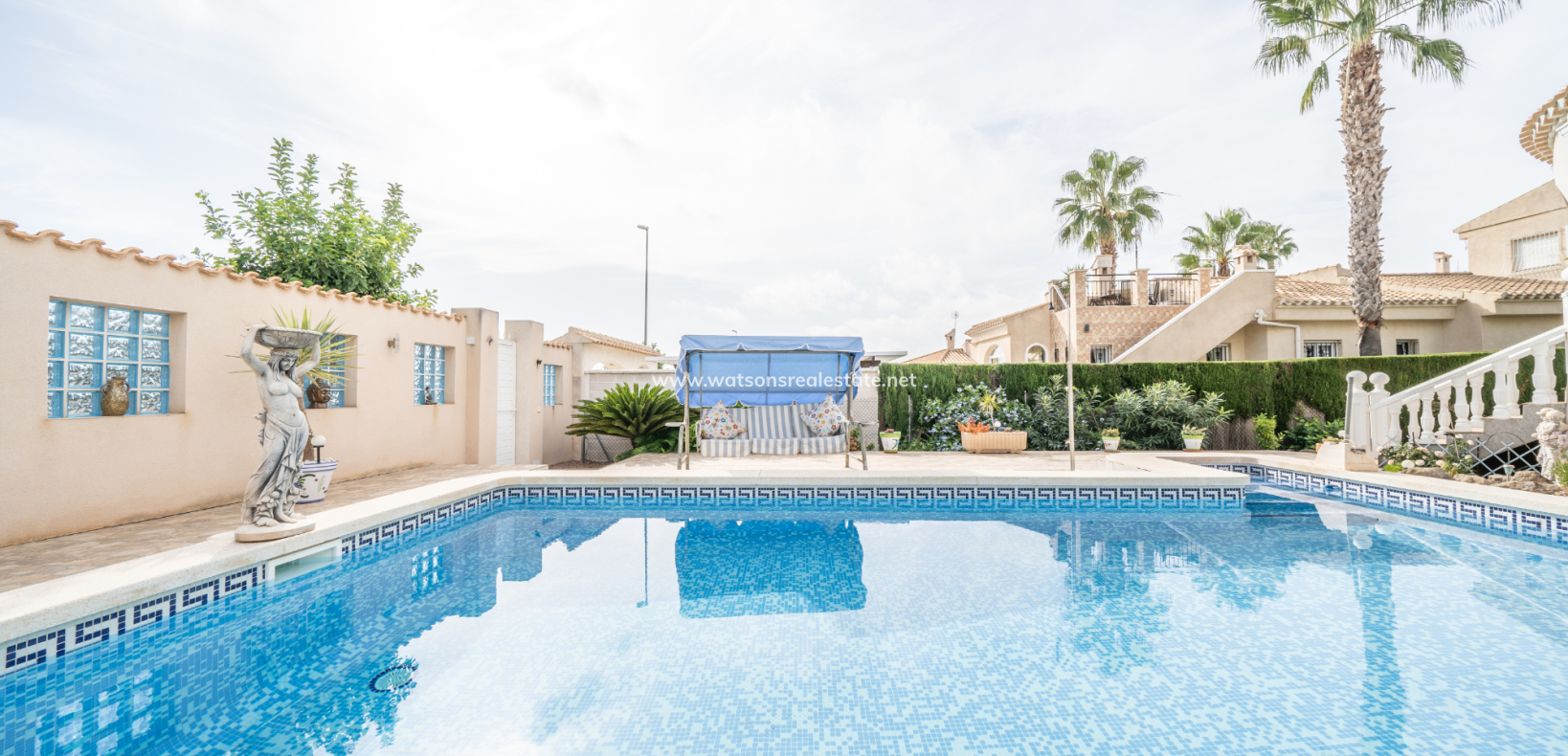Resale - Freistendhe Villa - Urb. La Marina