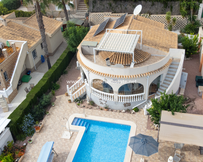 Resale - Freistendhe Villa - Urb. La Marina