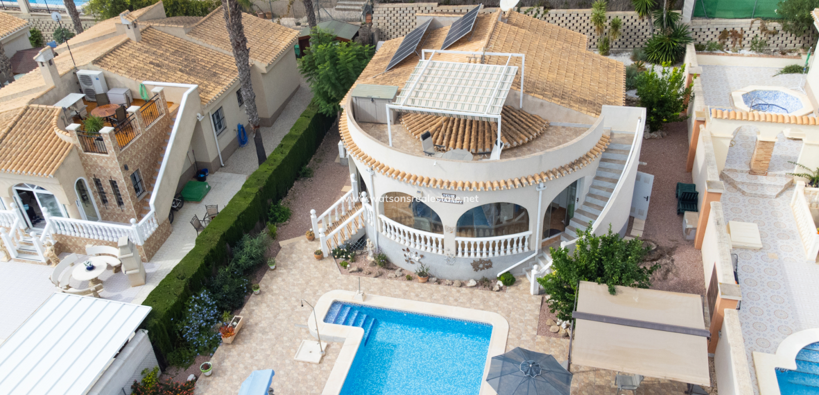 Resale - Freistendhe Villa - Urb. La Marina