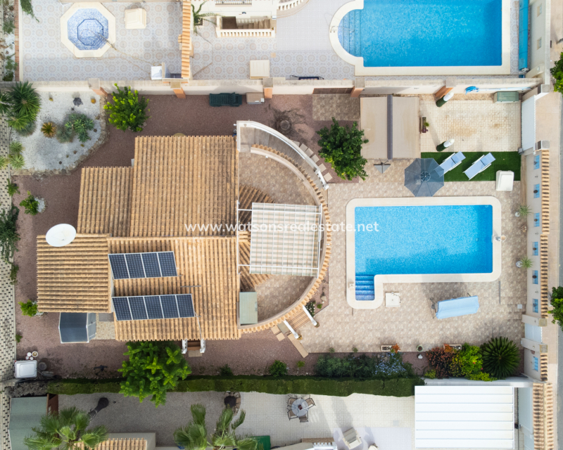 Resale - Freistendhe Villa - Urb. La Marina
