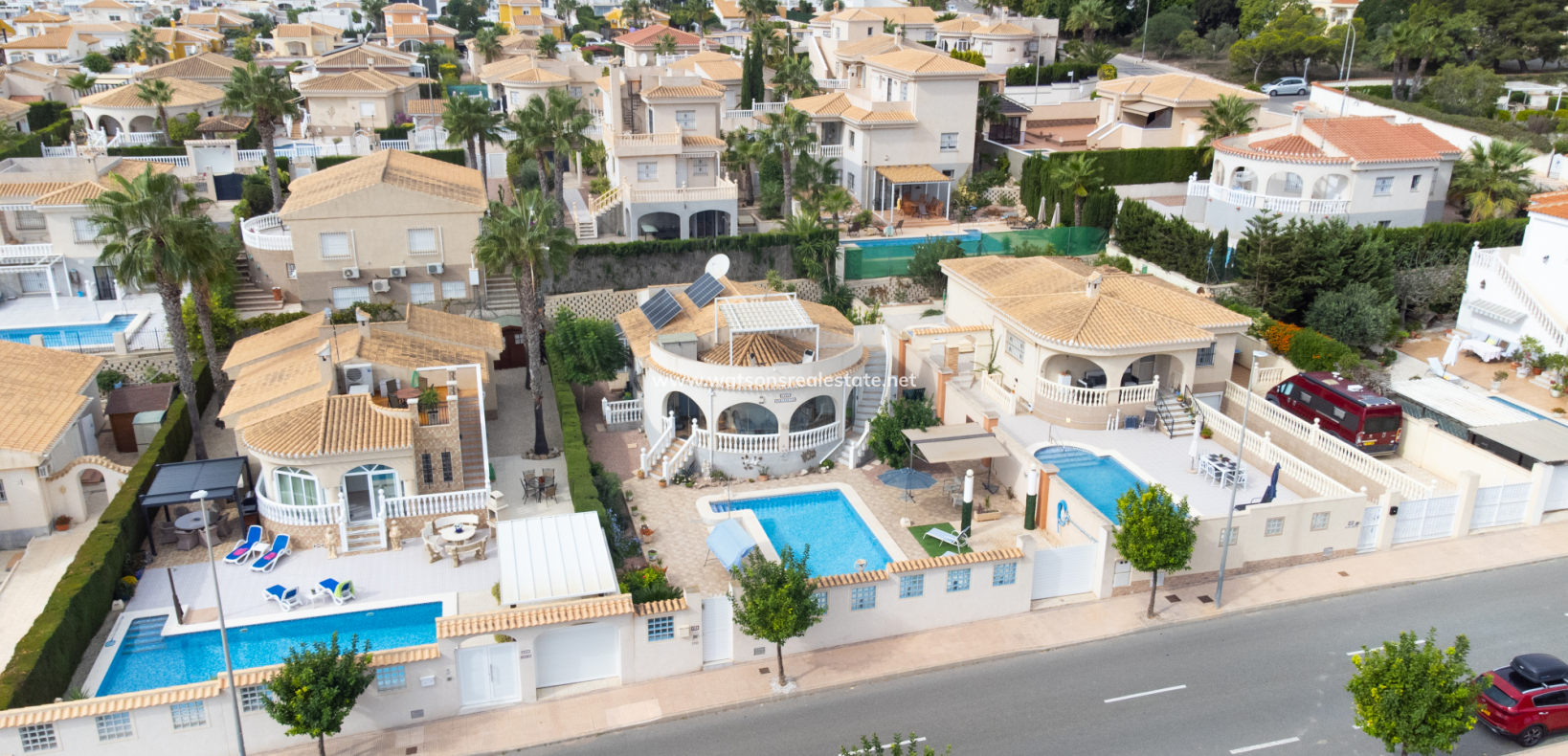 Resale - Freistendhe Villa - Urb. La Marina
