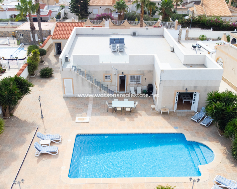 Resale - Freistendhe Villa - Urb. La Marina