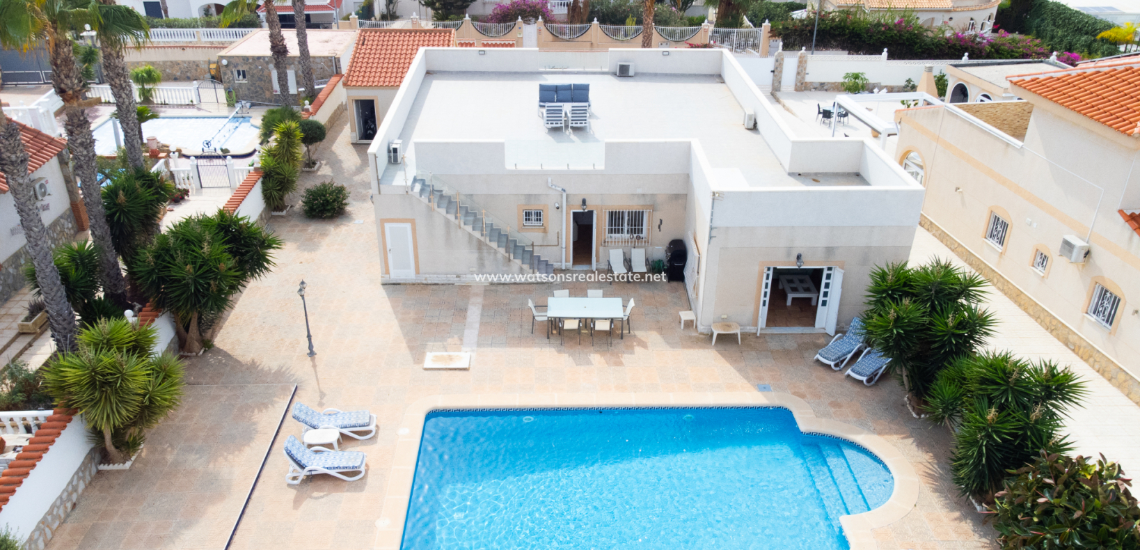 Resale - Freistendhe Villa - Urb. La Marina