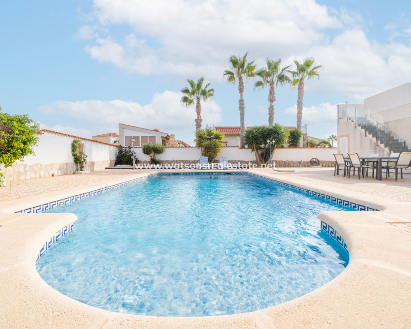 Resale - Freistendhe Villa - Urb. La Marina