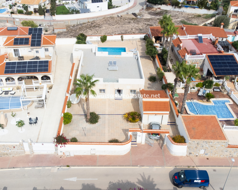 Resale - Freistendhe Villa - Urb. La Marina
