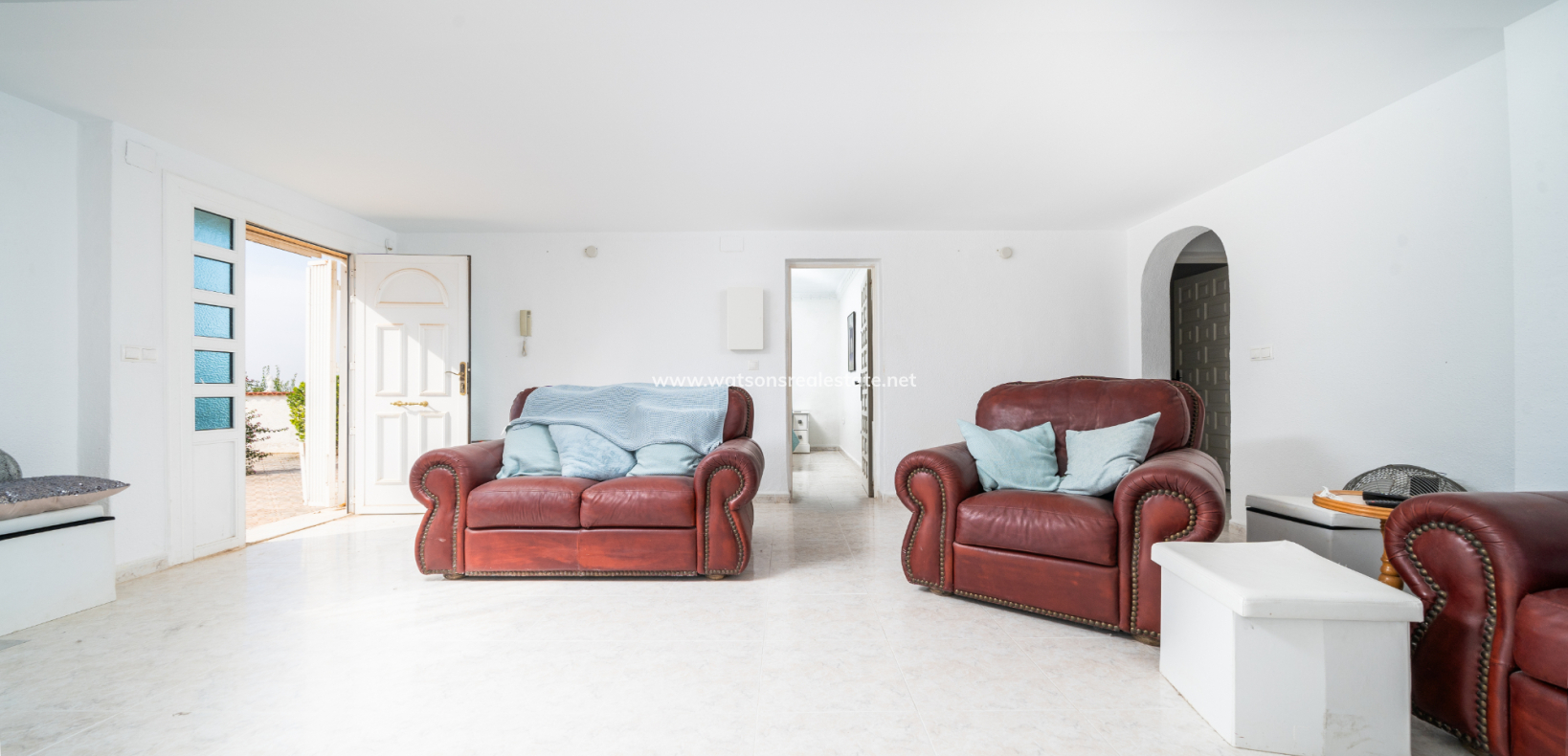 Resale - Freistendhe Villa - Urb. La Marina