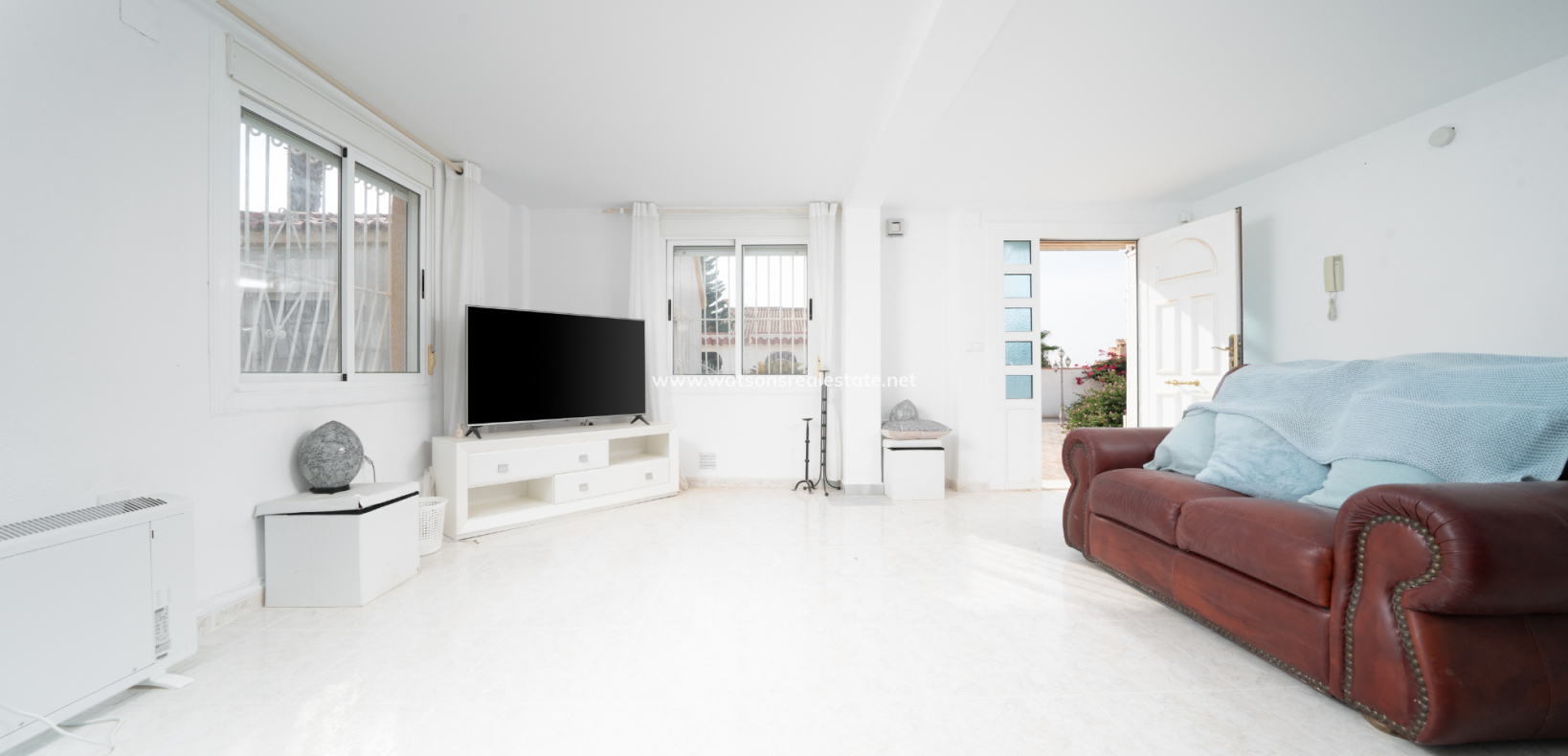 Resale - Freistendhe Villa - Urb. La Marina