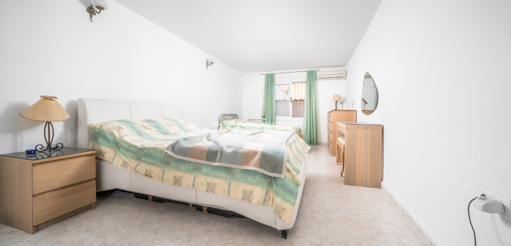 Resale - Freistendhe Villa - Urb. La Marina