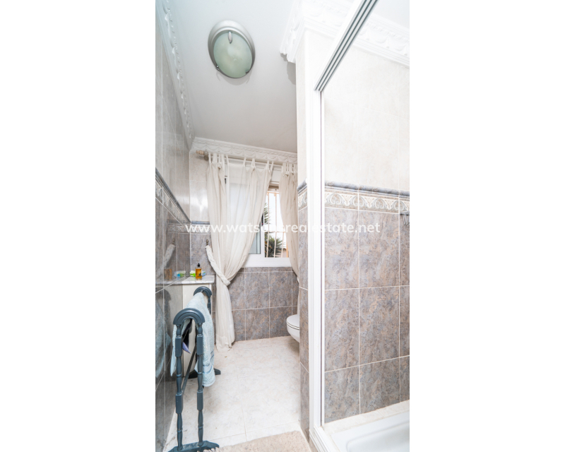 Resale - Freistendhe Villa - Urb. La Marina