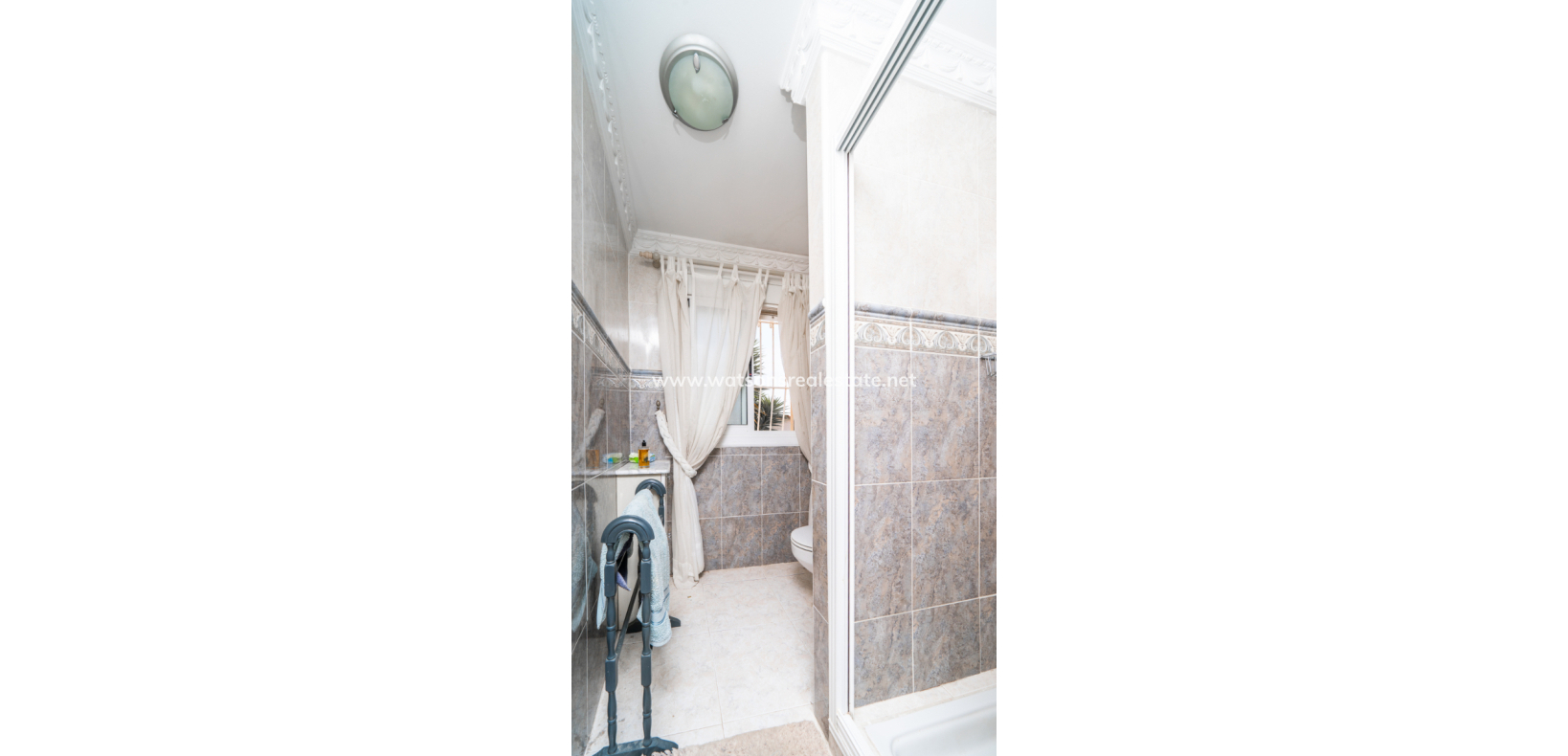 Resale - Freistendhe Villa - Urb. La Marina