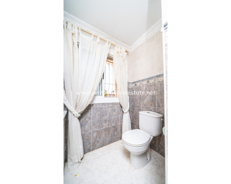 Resale - Freistendhe Villa - Urb. La Marina