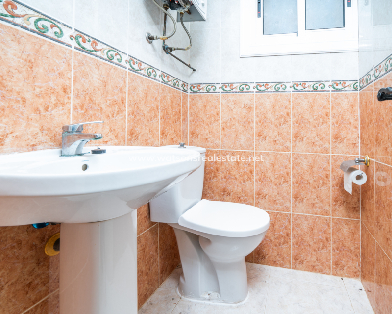 Resale - Freistendhe Villa - Urb. La Marina