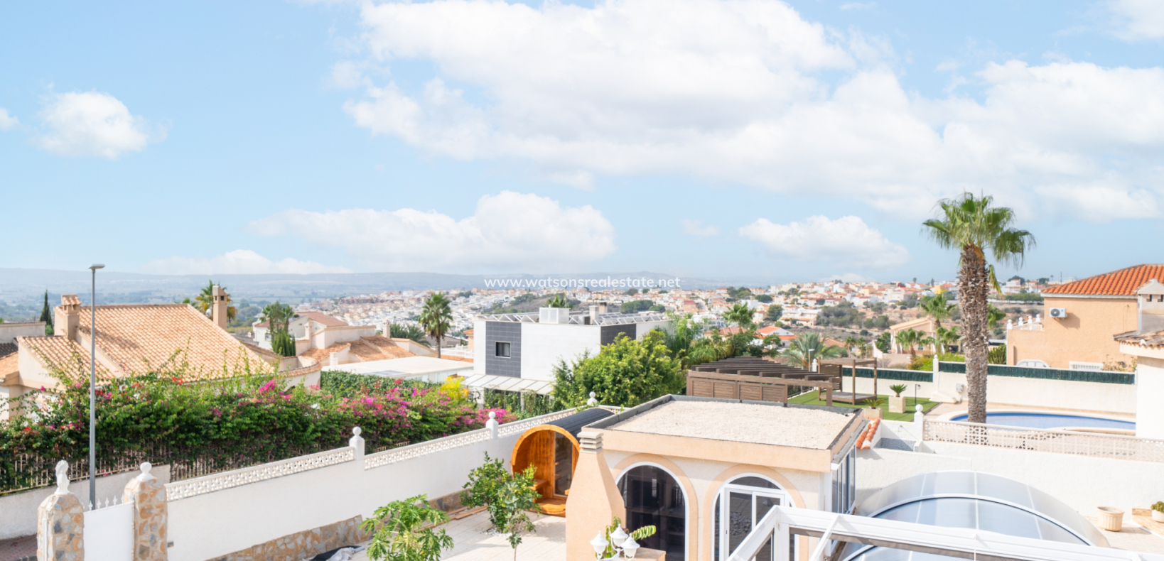 Resale - Freistendhe Villa - Urb. La Marina