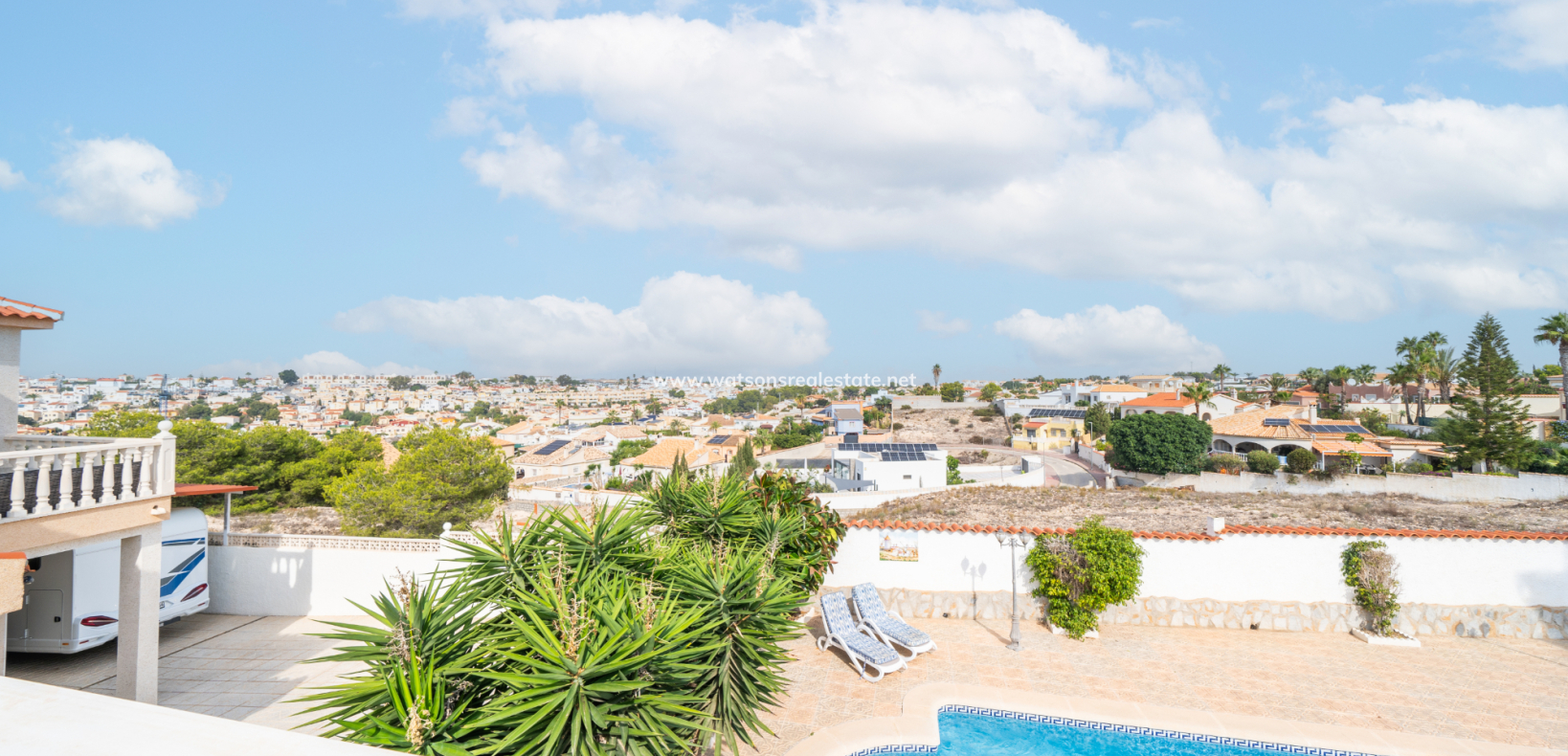 Resale - Freistendhe Villa - Urb. La Marina