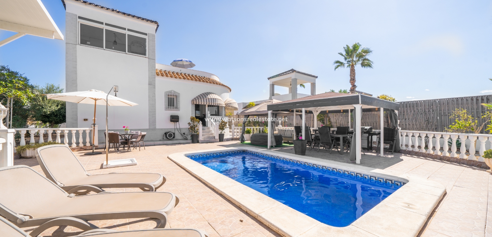 Resale - Freistendhe Villa - Urb. La Marina