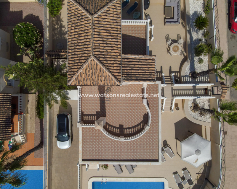 Resale - Freistendhe Villa - Urb. La Marina