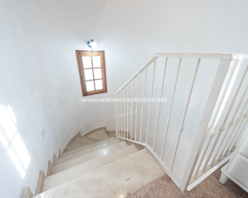 Resale - Freistendhe Villa - Urb. La Marina