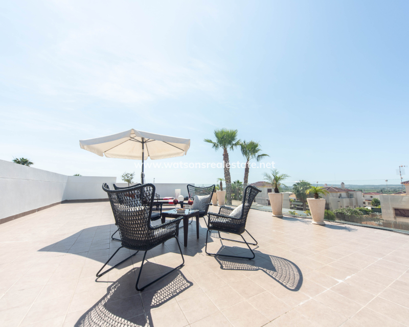 Resale - Freistendhe Villa - Urb. La Marina