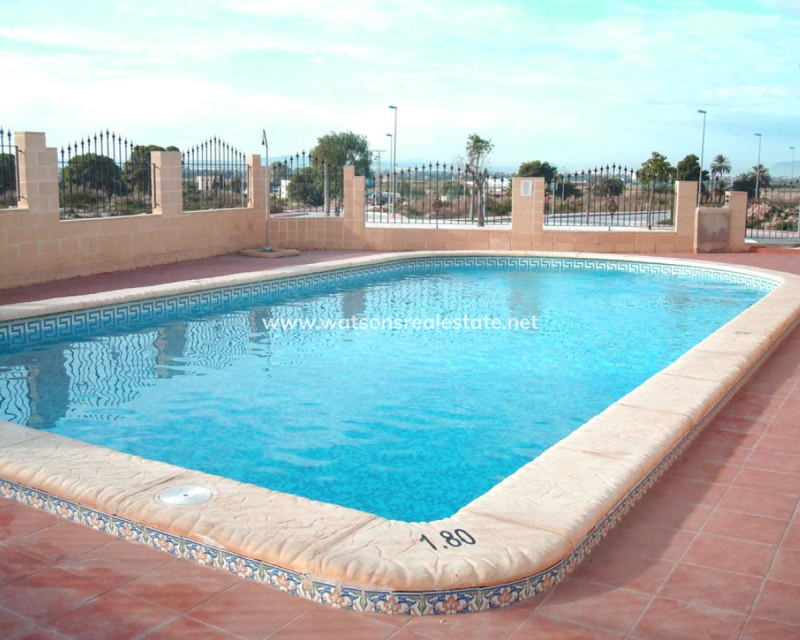 Resale - Freistendhe Villa - Urb. La Marina