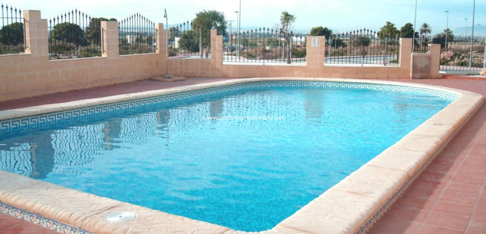 Resale - Freistendhe Villa - Urb. La Marina