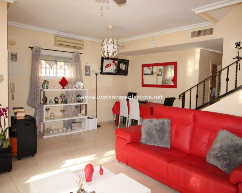 Resale - Freistendhe Villa - Urb. La Marina