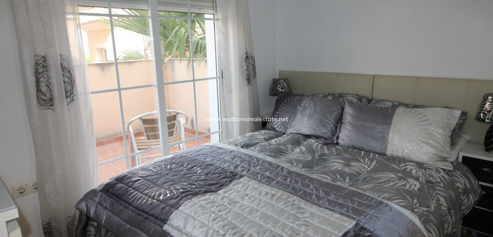 Resale - Freistendhe Villa - Urb. La Marina