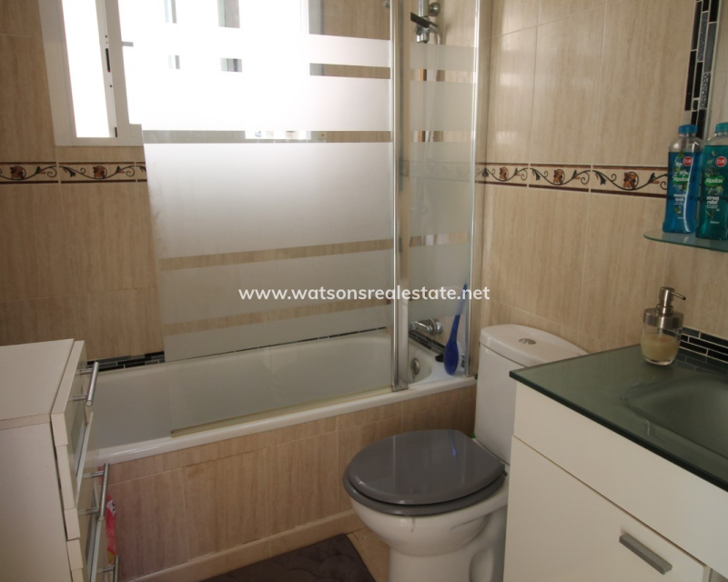 Resale - Freistendhe Villa - Urb. La Marina