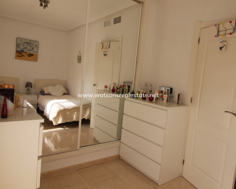 Resale - Freistendhe Villa - Urb. La Marina