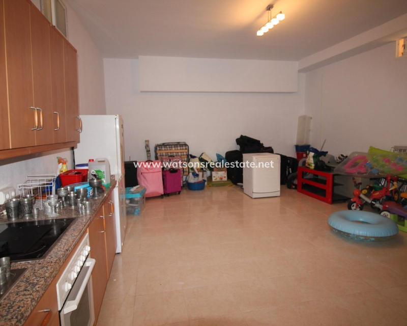 Resale - Freistendhe Villa - Urb. La Marina