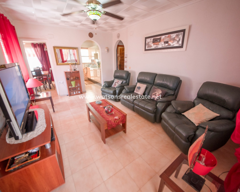 Resale - Freistendhe Villa - Urb. La Marina