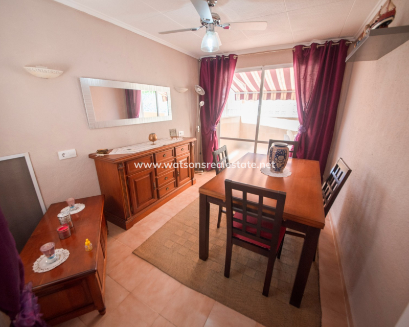 Resale - Freistendhe Villa - Urb. La Marina