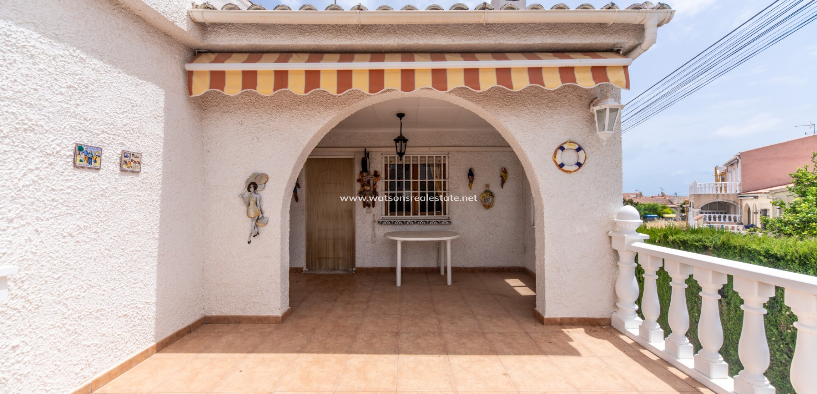 Resale - Freistendhe Villa - Urb. La Marina