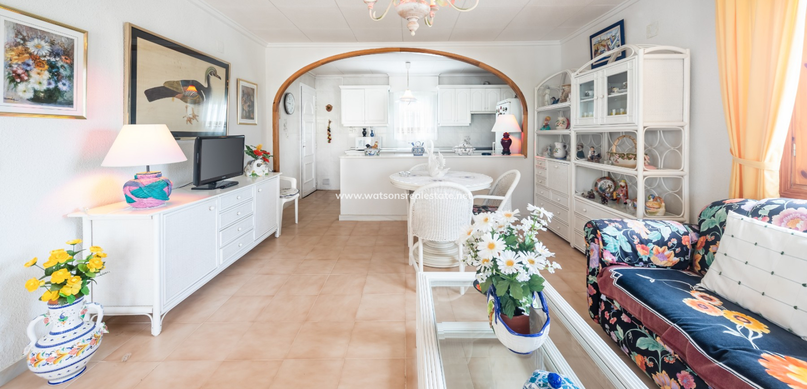 Resale - Freistendhe Villa - Urb. La Marina