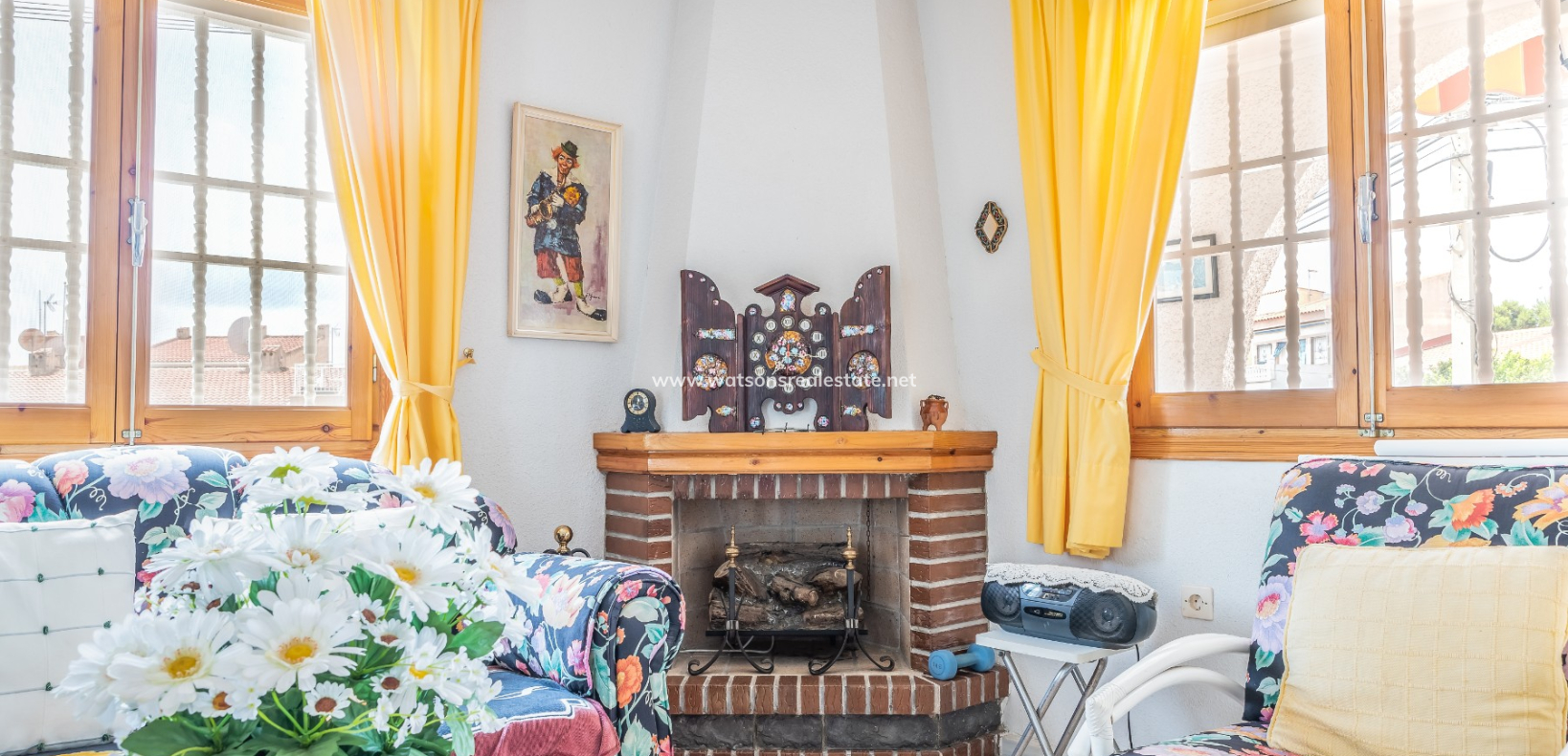 Resale - Freistendhe Villa - Urb. La Marina