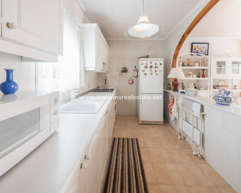 Resale - Freistendhe Villa - Urb. La Marina