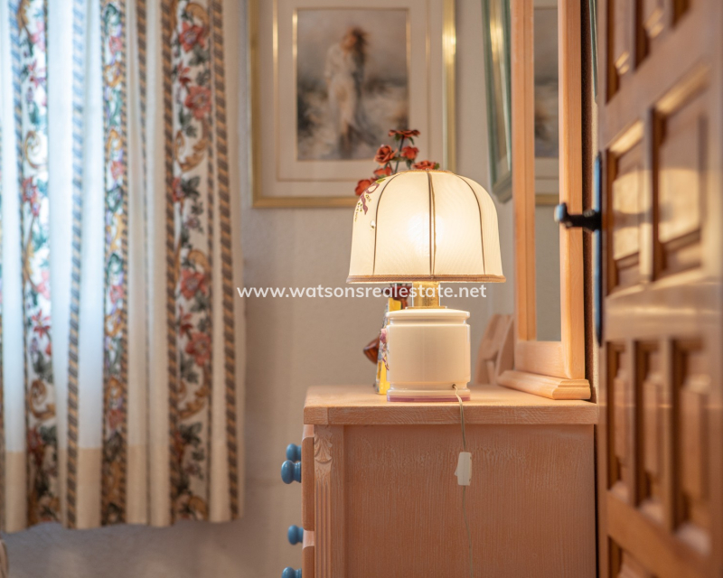 Resale - Freistendhe Villa - Urb. La Marina