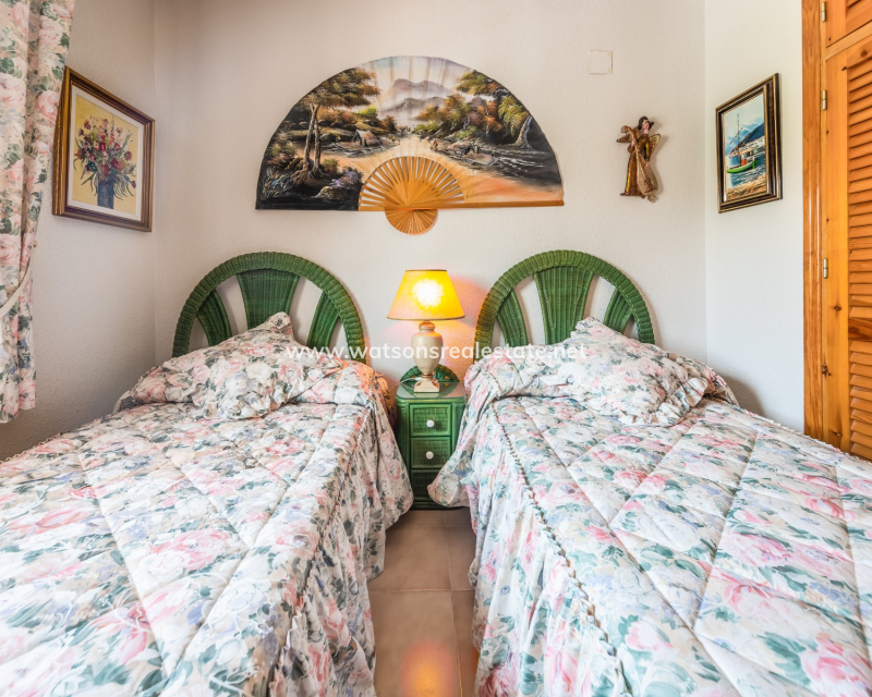 Resale - Freistendhe Villa - Urb. La Marina