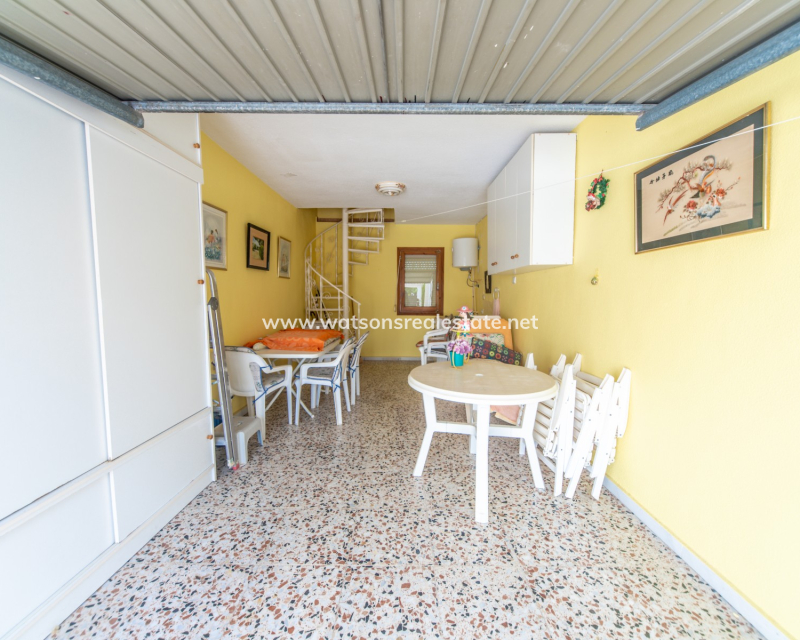 Resale - Freistendhe Villa - Urb. La Marina