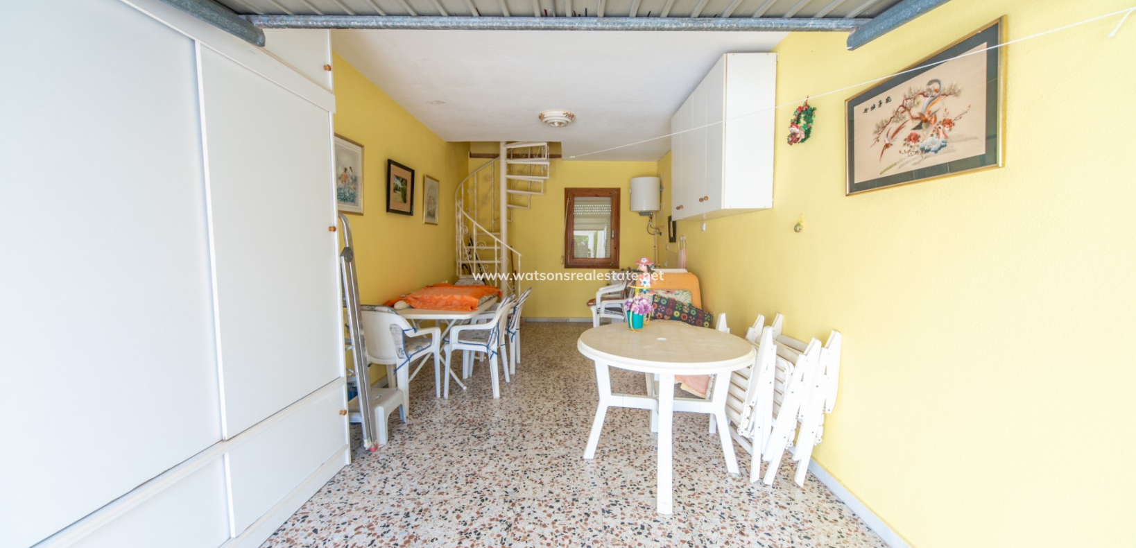 Resale - Freistendhe Villa - Urb. La Marina