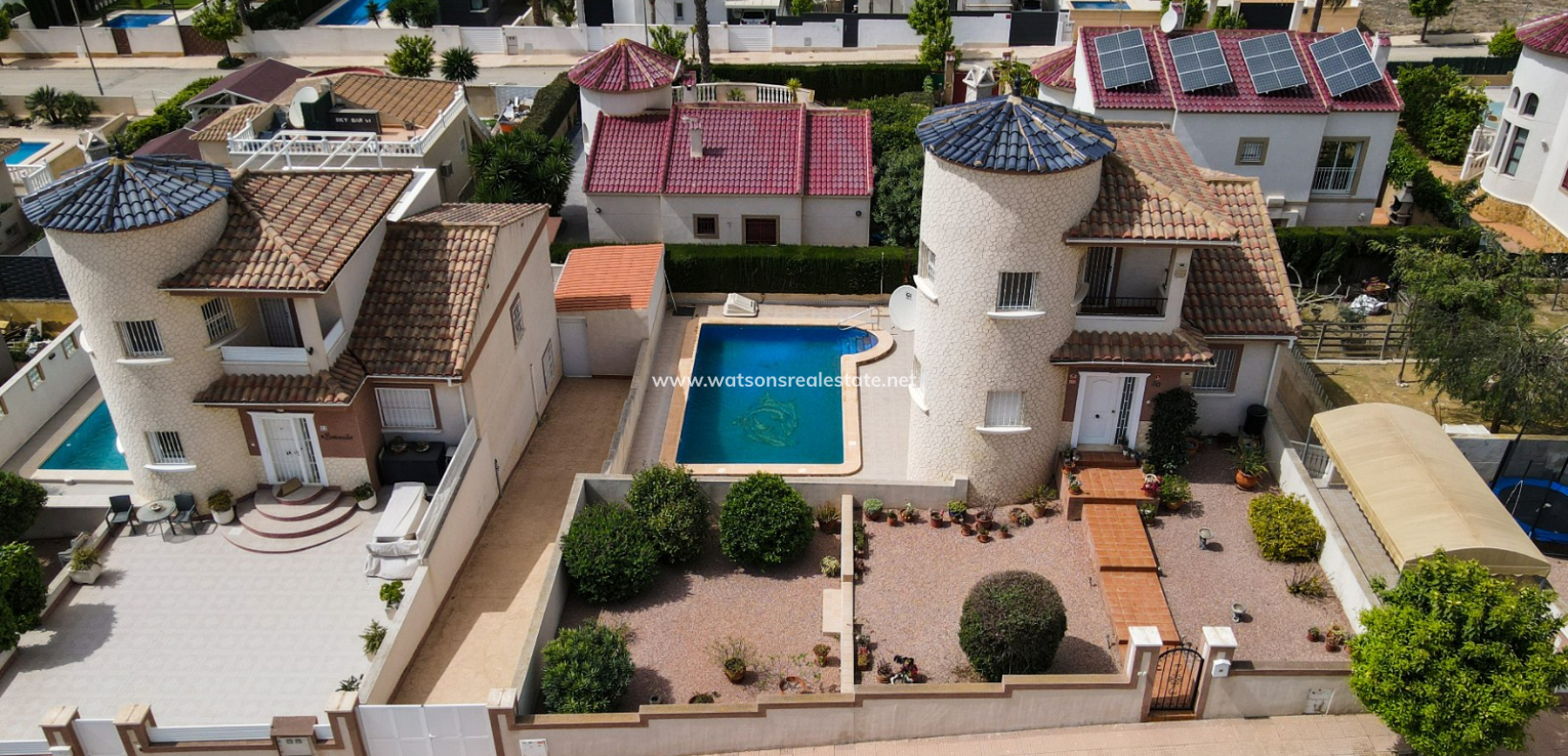 Resale - Freistendhe Villa - Urb. La Marina
