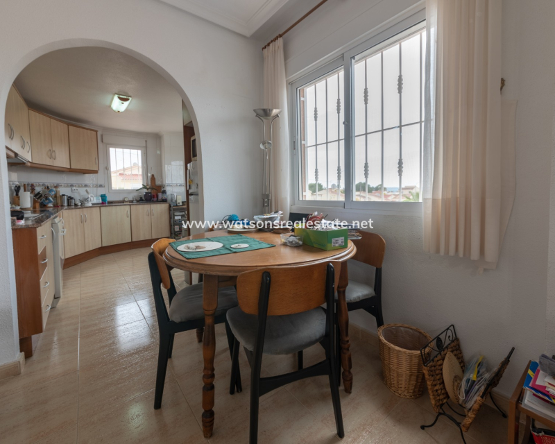 Resale - Freistendhe Villa - Urb. La Marina