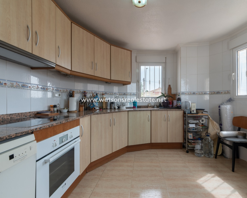 Resale - Freistendhe Villa - Urb. La Marina